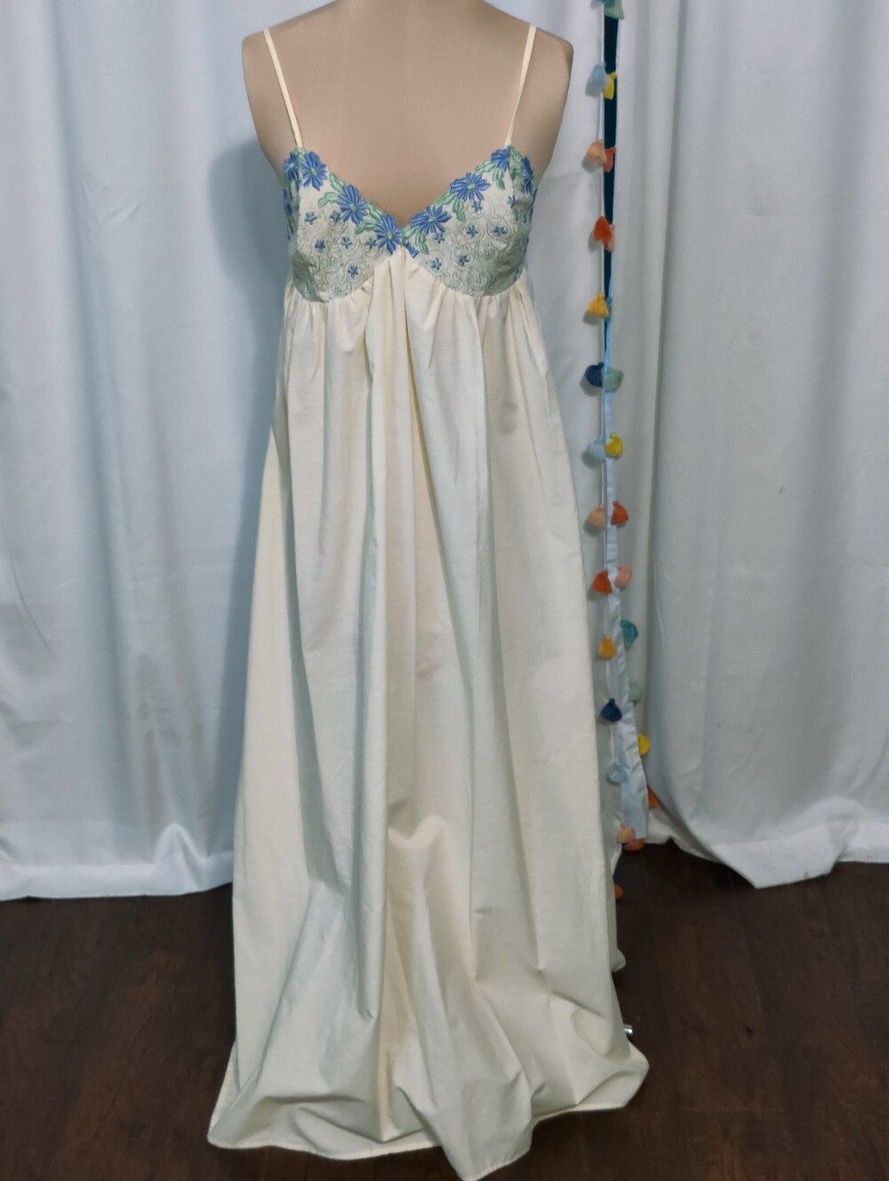 Cotton Gown & Robe Deadstock floral embroidery Vintage Yellow  Small